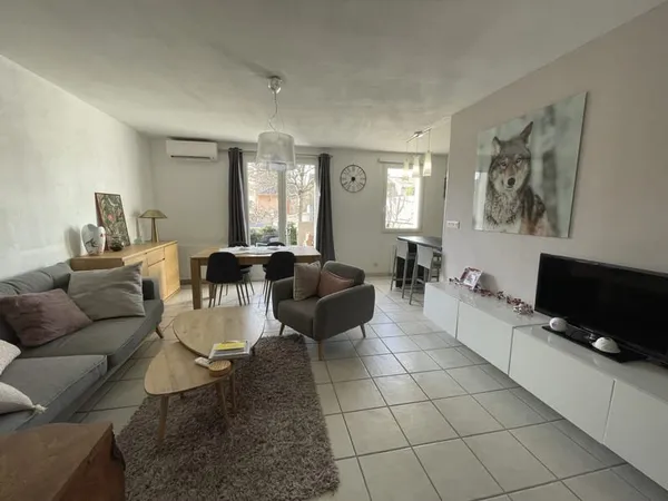 MALAUCENE / APPARTEMENT AVEC TERRASSE 35M2 / PARKING EN SOUS SOL