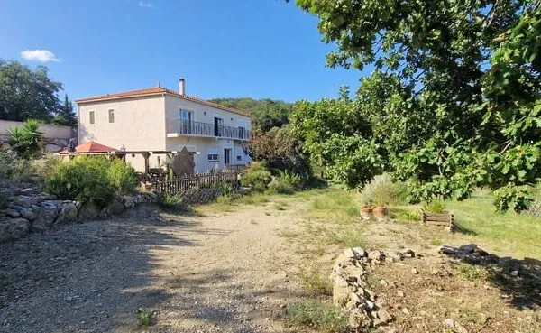 Villa 6 pièces 210 m²