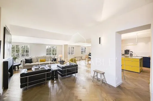 Appartement 4 pièces 160 m²