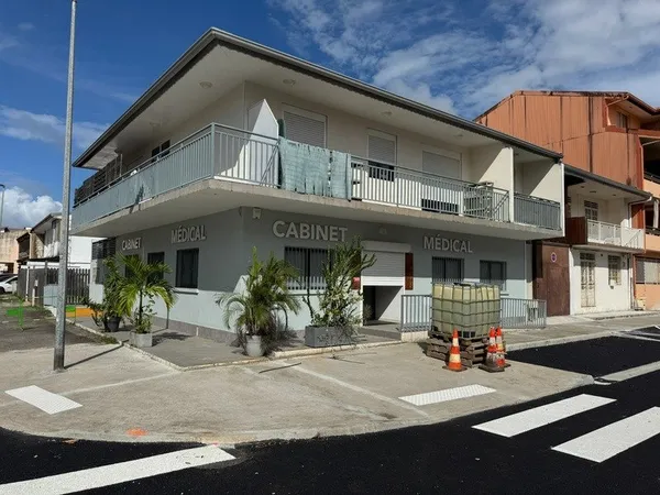 Magnifique immeuble d'investissement cabinet médical / appartements T2