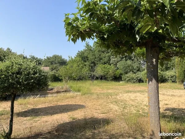 Terrain 1 100 m² Gareoult
