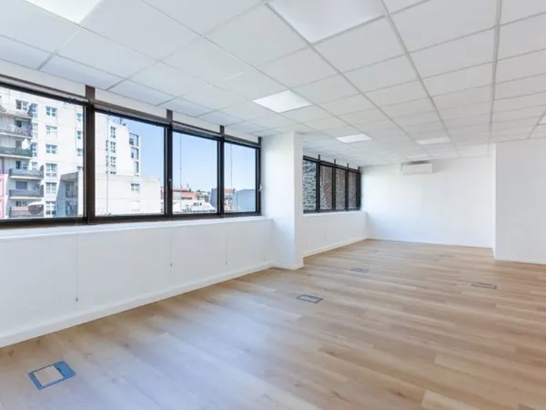 Bureaux - A LOUER - 82 m² non divisibles