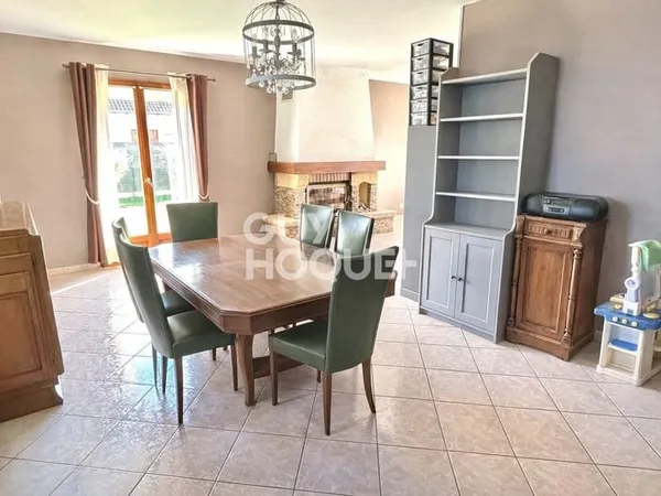 Maison au Coudray Montceaux