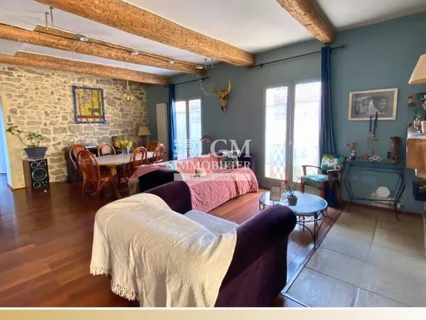 Maison de charme au coeur de Cournonterral - volumes, extérieur et authenticité