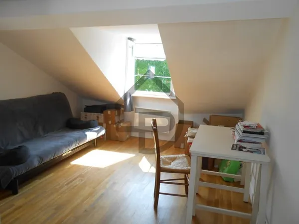 STUDIO DE 27 M2 AU SOL - METRO PARMENTIER