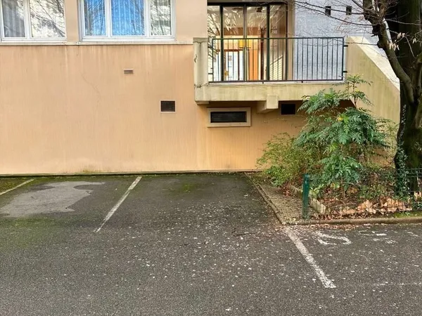 Parking/box 15 m² Villeurbanne