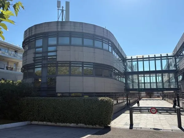 Bureau 130 m²