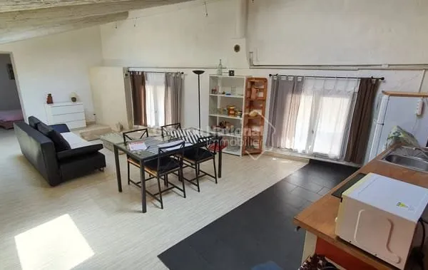 AVIGNON INTRA MUROS Appartement meublé.