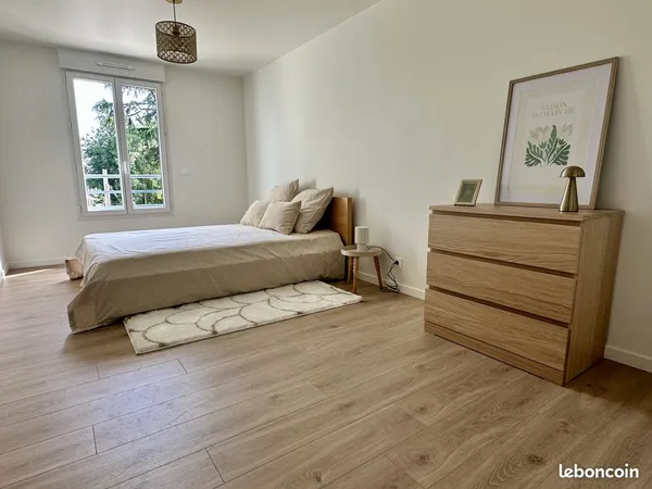 À louer - Appartement 4 pièces en duplex, meublé, avec jardin et parking - Neuilly-Plaisance