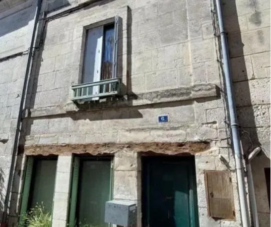 Maison rue Carnot brantome 80 mètre carré 3 chambres top emplacement