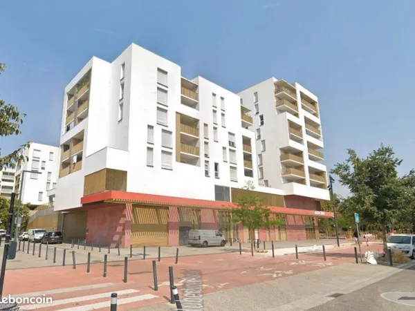 Lumineux T3 avec terrasse vendu meublé et équipé