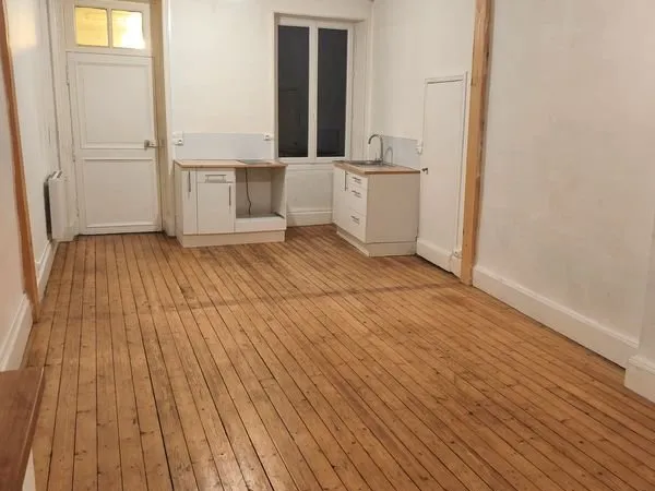 Location appartement Ainay-le-Chateau