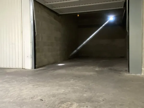 Loue parking 10m² place de parking sécurisée box fermé