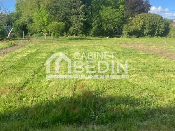 Terrain 381 m²
