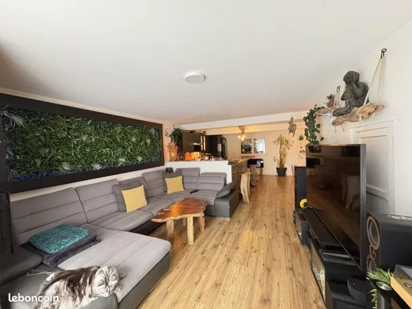 VENTE MAISON DE VILLAGE DE 117 m² - 4 CHAMBRES, UNE PETITE COUR 34800 CANET