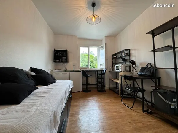 Studio 1 pièce 12 m²
