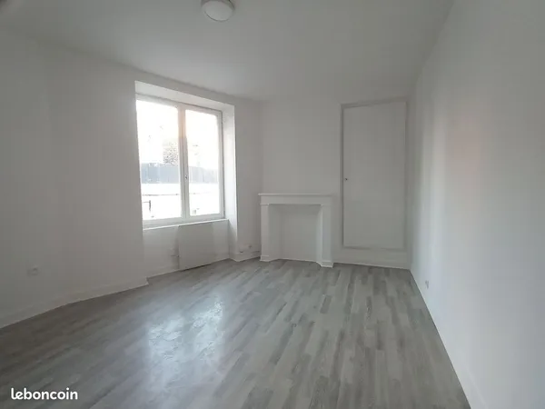 Location Studio 23 m² Centre historique