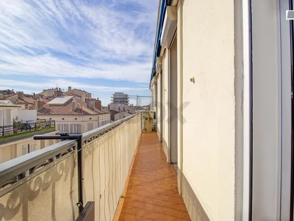 TOULON-HAUTE VILLE- DUPLEX-Vue dégagée-Balcon-Parking en SUS