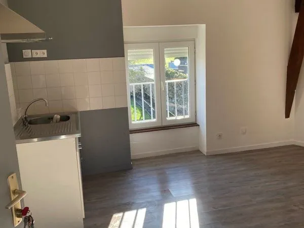 À louer appartement T3 Plein sud, lumineux, face grand parking au 2ème étage
