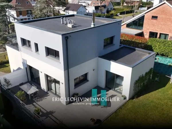 Maison contemporaine en lisière de fôret