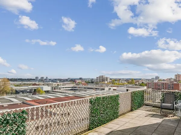 APPARTEMENT 4 PIÈCES 85M² AVEC VUE PANORAMIQUE ET EXTÉRIEURS