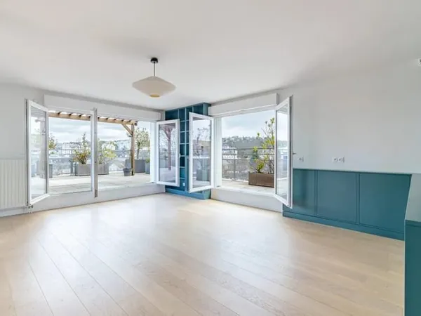Superbe T5 avec terrasse et vue sur la Marne