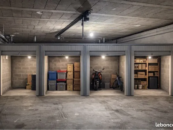Box de stockage sécurisé moto vélo ect 6m2