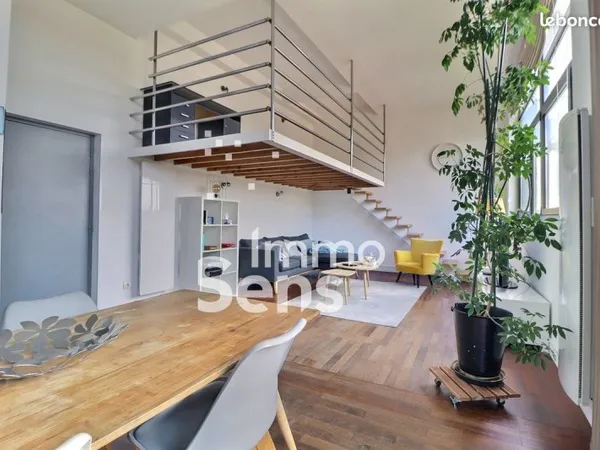 Loft 3 pièces 74 m²