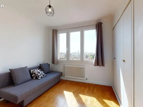 Chambre 6 pièces 102 m²