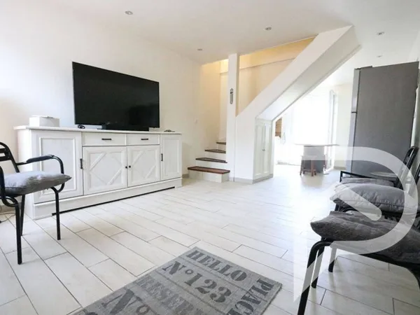 Maison 10 pièces 270 m²