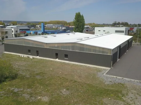 Local d’activité et entrepôt Vente Ibos  1760m² 1050000€