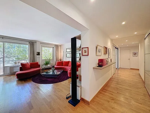 Ainay, T4 de 138 m² avec balcon et possible garage