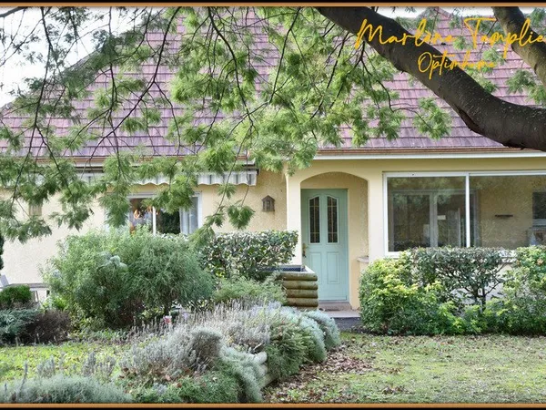 Villa 5 pièces de plain-pied à LUCQ DE BEARN (64)