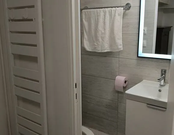 Studio 1 pièce 13 m²