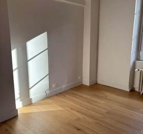 Bureau et espace de travail Location Nantes  12m² 430€