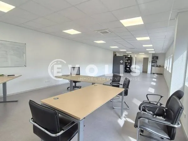 Bureau 132 m²