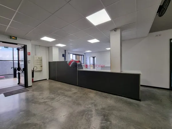 LOCAL 500 m2 EN ZI