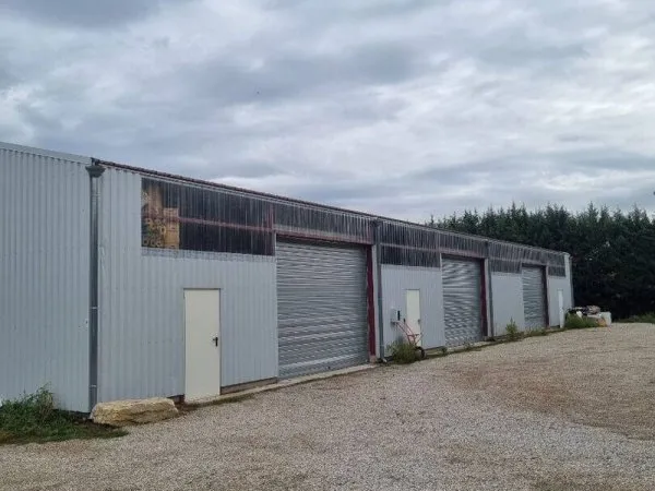 Entrepôt 231 m²