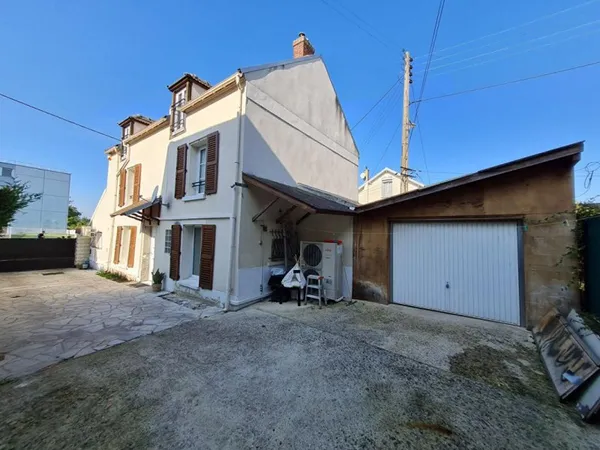 Maison 6 pièces 4 chambres environ 151m²