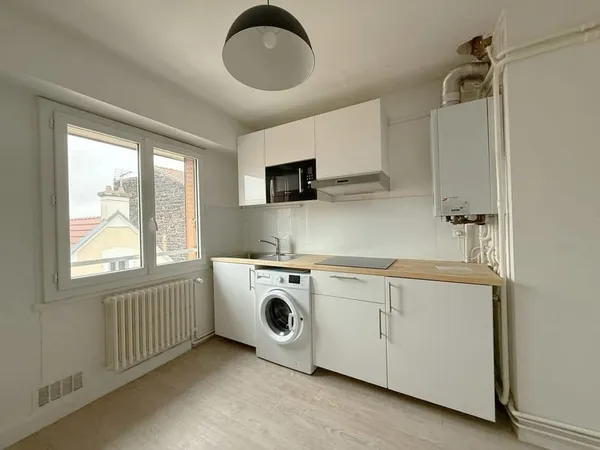 APPARTEMENT DE TYPE 1, RUE VICTOR HUGO
