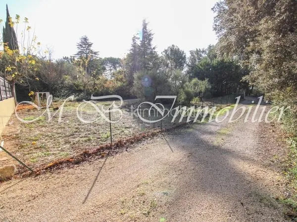 Terrain constructible