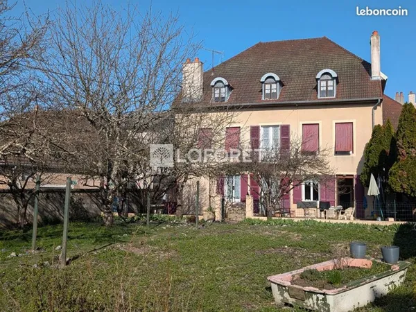 Maison 13 pièces 156 m²