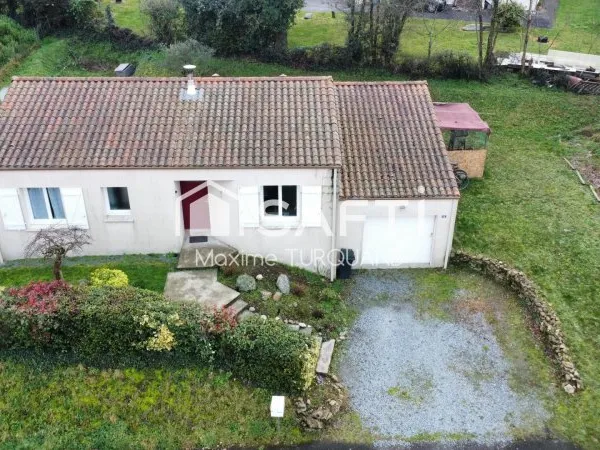 Pavillon plain-pied 80 m², 2 chambres, garage, 750m² de terrain.