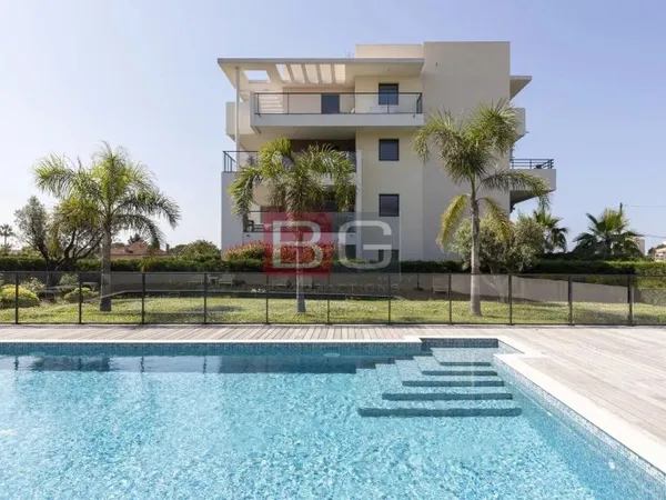À VENDRE - Appartement 3 Pièces en Rez-de-Jardin avec Terrasse,