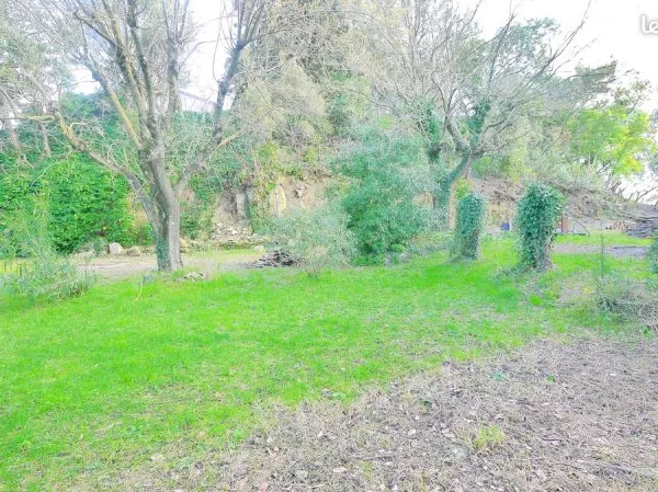Tanneron village. Terrain a vendre. Permis de construire accorde