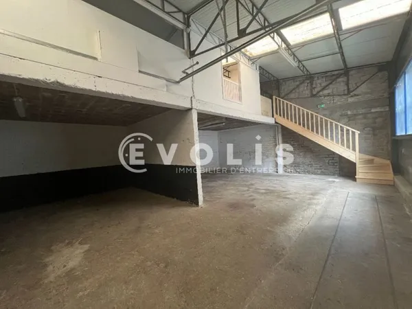 Locaux d'activité - A LOUER - 306 m² divisibles à partir de 71 m²
