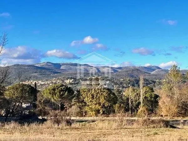 Terrain 1500 m²