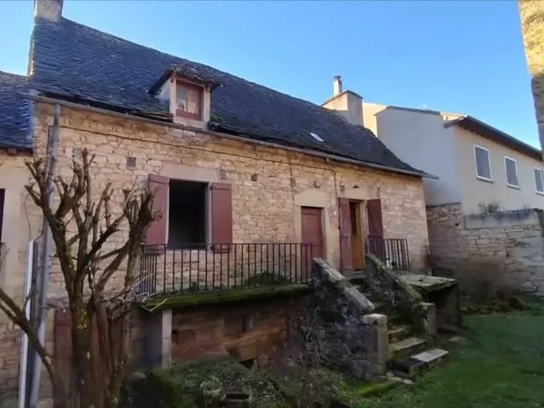 Maison de 62m2 T3 à rénover Commune de Druelle Balsac