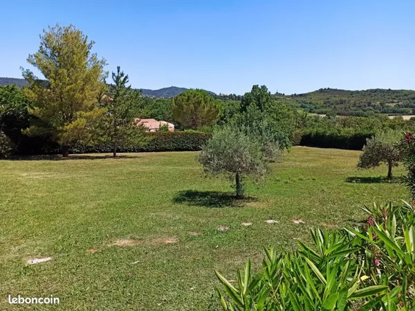 Terrain 709 m² viabilisé