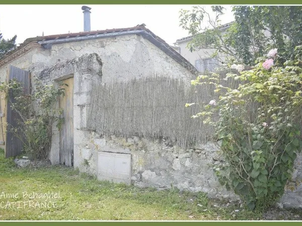 A vendre LAMONTJOIE maison de village P4 en pierre à rénover, avec dépendance aménagée